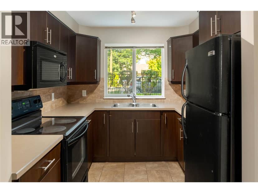 325 MCINTOSH Road Unit# 1108, Kelowna, photo 2