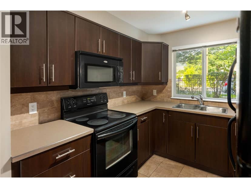 325 MCINTOSH Road Unit# 1108, Kelowna, photo 3