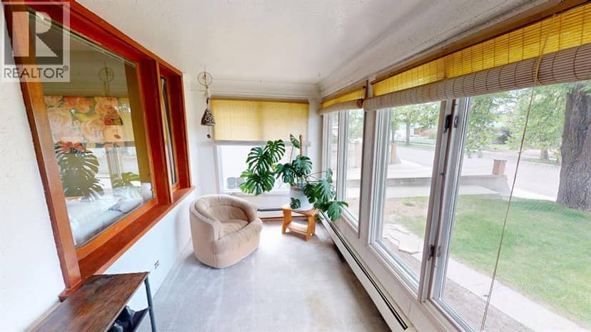 312 3 Street W, Brooks, photo 4