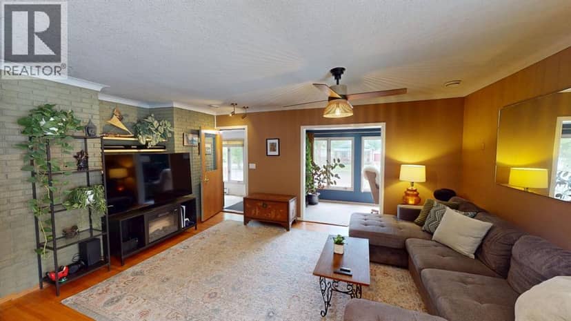 312 3 Street W, Brooks, photo 5