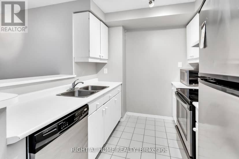 1706 - 10 Yonge Street — photo 10 of 40