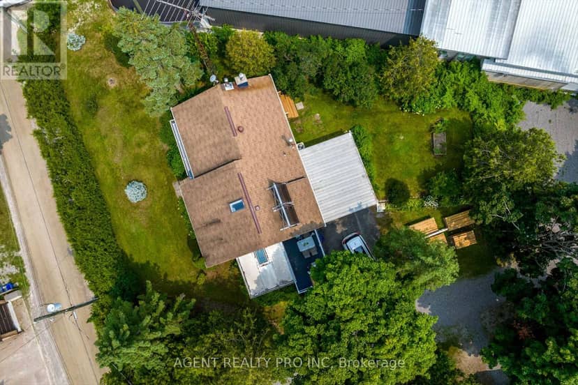 21 Oriole Road — photo 12 of 40
