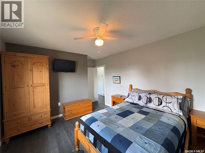 229 Calgary STREET — photo 11 of 34
