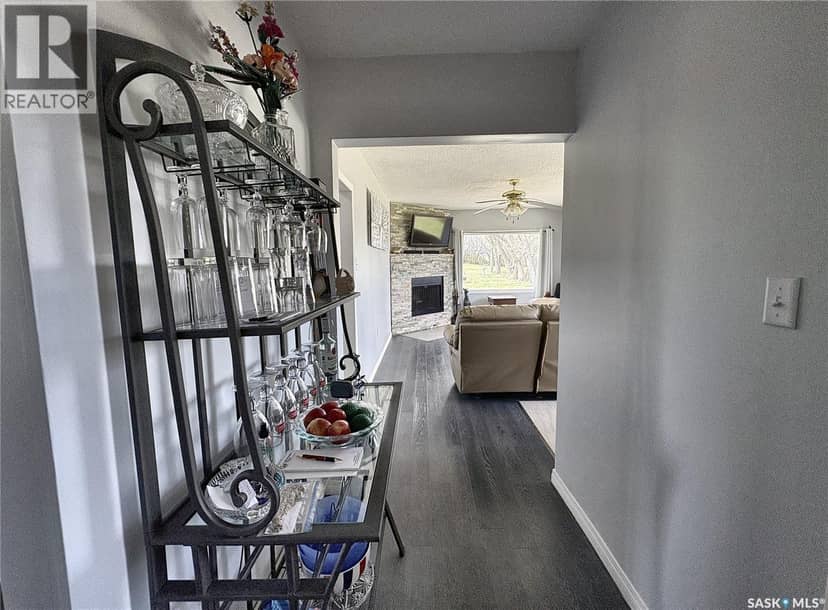 229 Calgary STREET — photo 4 of 34