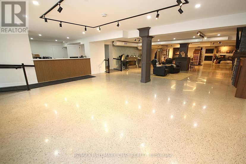 58 Queen St Street W, Springwater, photo 5