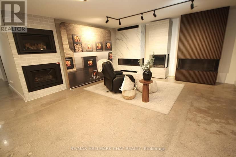 58 Queen St Street W, Springwater, photo 7