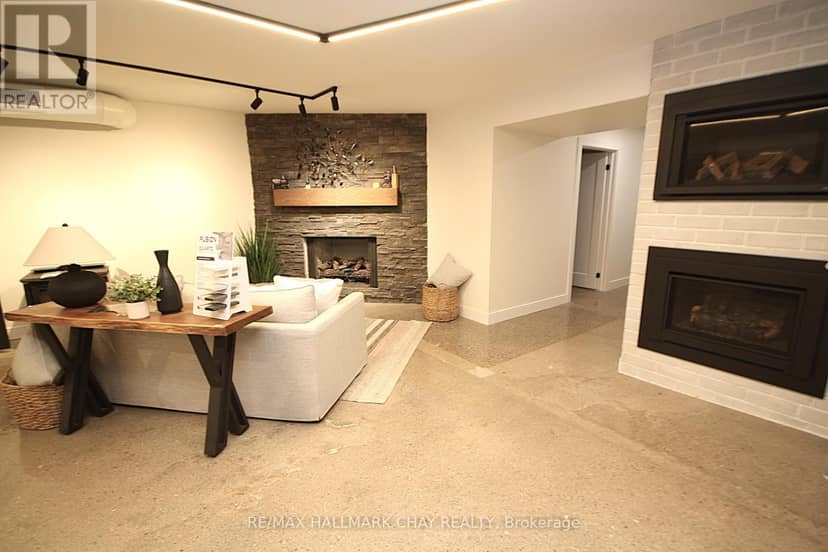 58 Queen St Street W, Springwater, photo 8