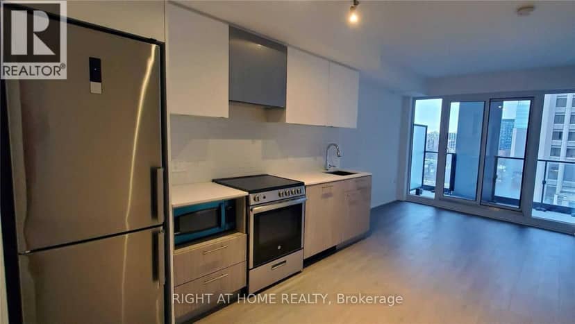 818 - 251 Jarvis Street — photo 2 of 12