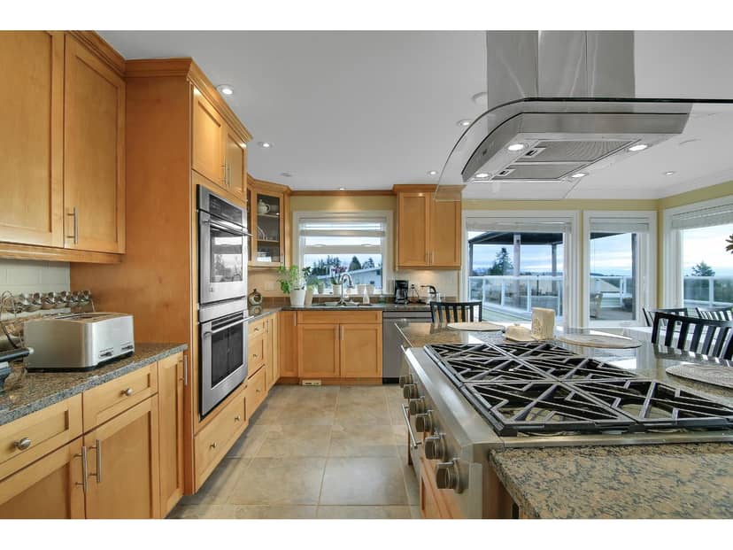 1050 Parker Street, White Rock, photo 6