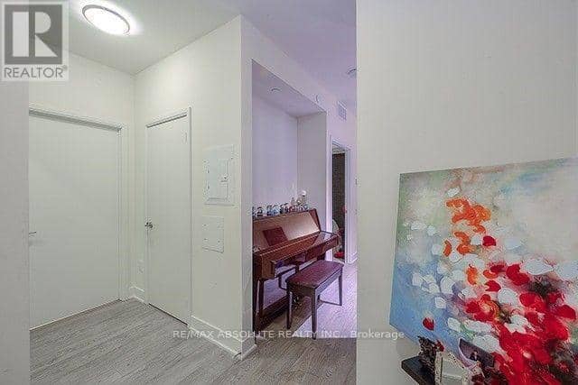 3007 - 30 Roehampton Avenue — photo 3 of 16