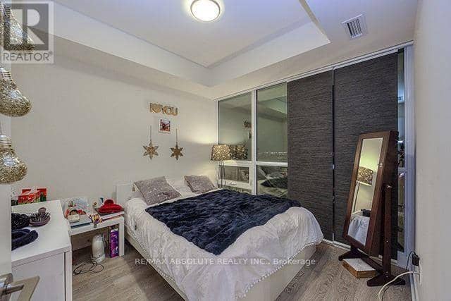 3007 - 30 Roehampton Avenue — photo 8 of 16