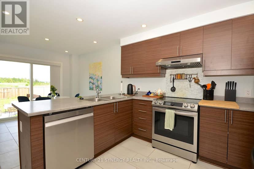 114 Unity Place — photo 9 of 32