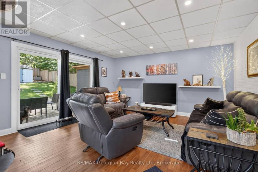 241 Donalda Street — photo 10 of 33