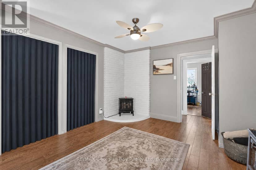241 Donalda Street — photo 16 of 33
