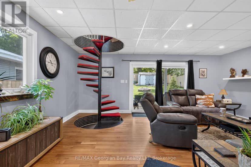241 Donalda Street — photo 9 of 33