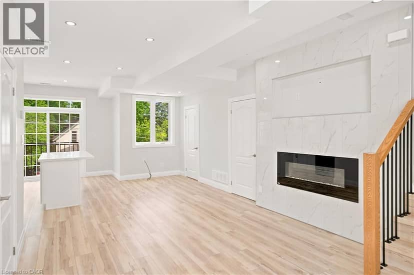 131 ST GEORGE Street — photo 9 of 32