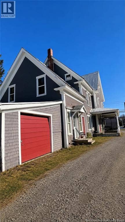 132 Broadway Street — photo 3 of 40