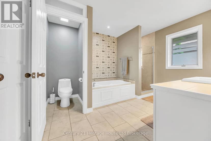 42 Alexander Avenue — photo 15 of 34