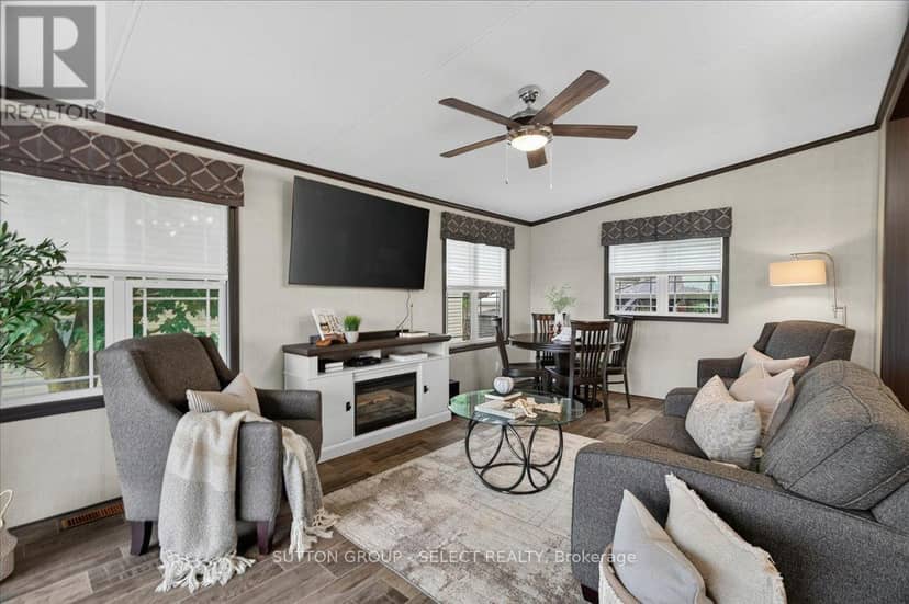 415 - 8685 Rock Glen Road, Lambton Shores, photo 2