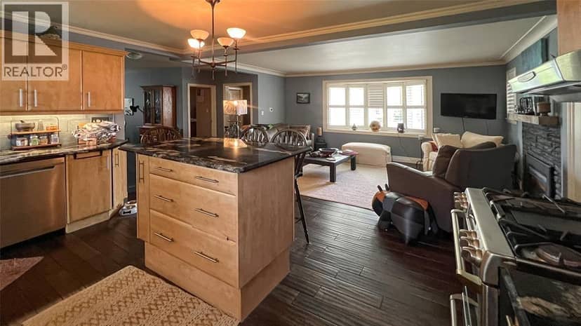 1275 Webster Drive — photo 4 of 25