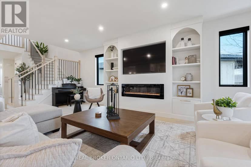 12 Macneil Court — photo 14 of 40