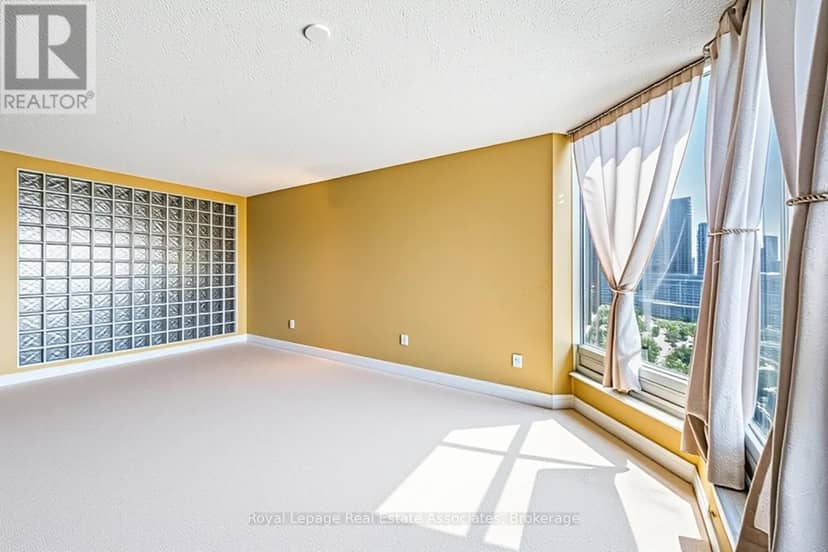 2407 - 1 Palace Pier Court — photo 11 of 33