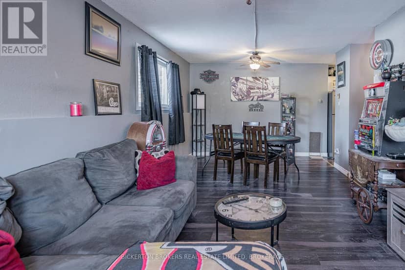 101 - 540 Talbot Place — photo 10 of 16