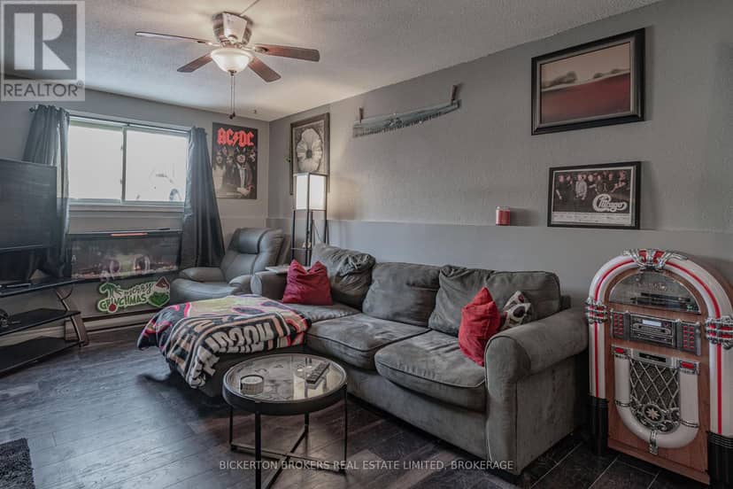 101 - 540 Talbot Place — photo 11 of 16
