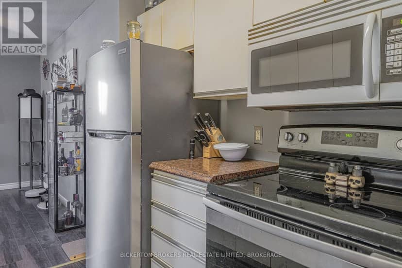 101 - 540 Talbot Place — photo 6 of 16