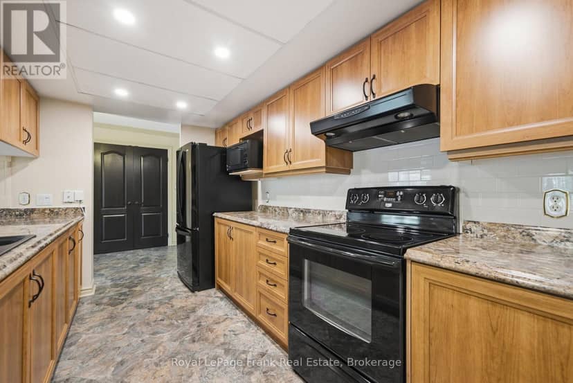 110 - 51 Rivermill Boulevard — photo 21 of 40
