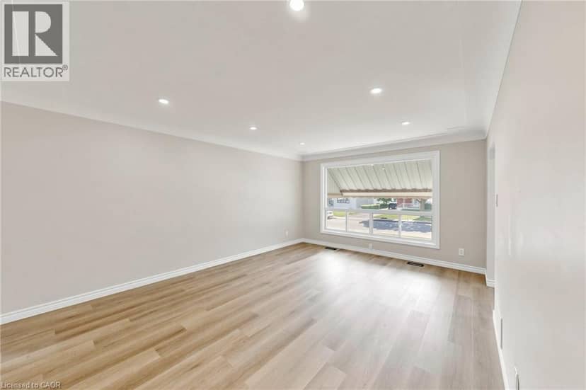 28 WARREN Avenue — photo 3 of 40
