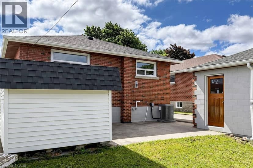 28 WARREN Avenue — photo 35 of 40