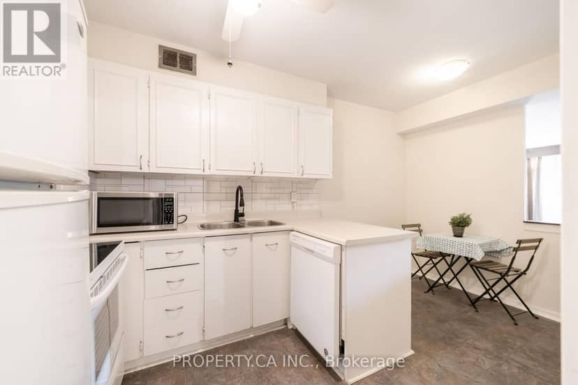 307 - 455 Sentinel Road — photo 11 of 28