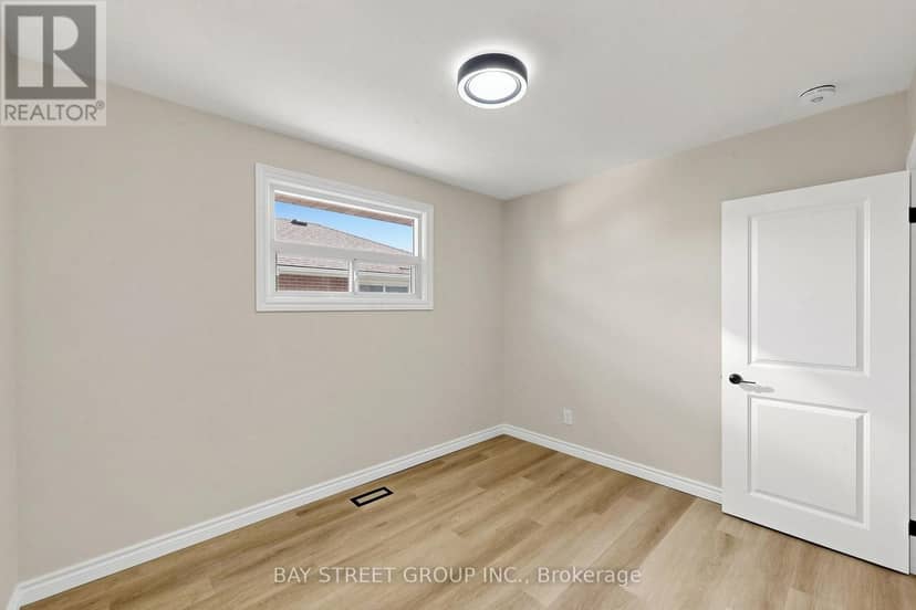 28 Warren Avenue — photo 8 of 40