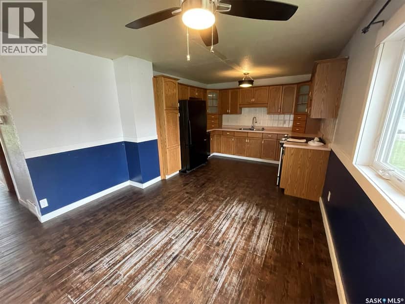 409 4th STREET W, Meadow Lake, photo 2