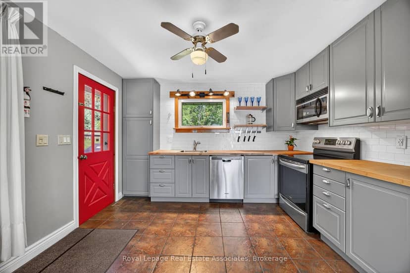 389 Falcon Road — photo 10 of 40