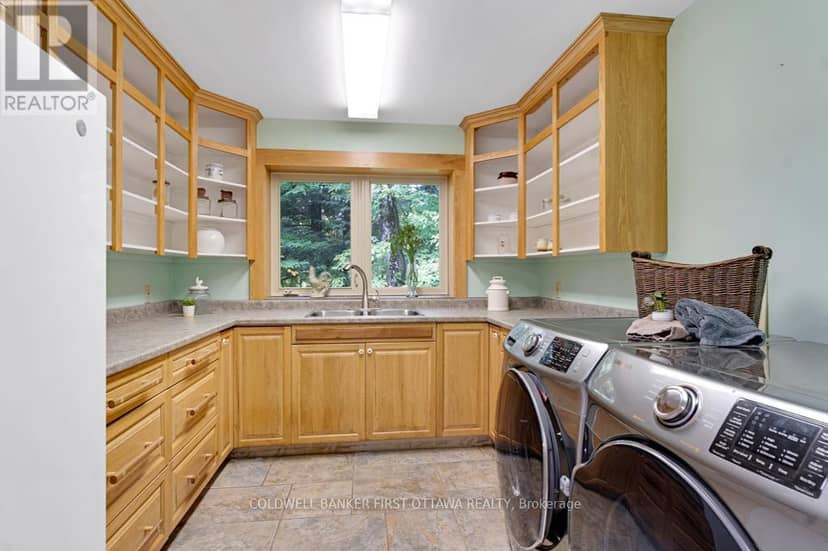 139 Sheil Drive — photo 16 of 39