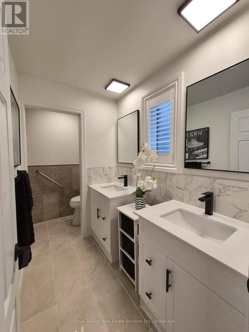 184 Dundas Street E — photo 18 of 39