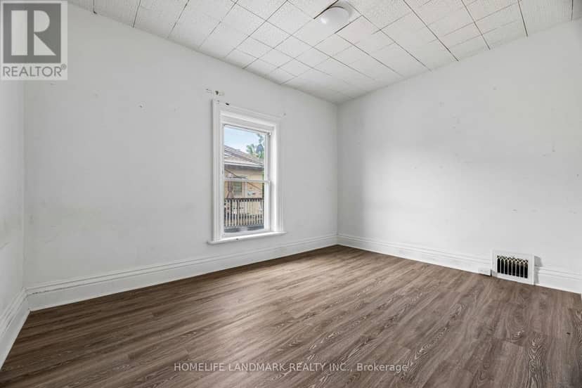 737 Water Street — photo 16 of 26