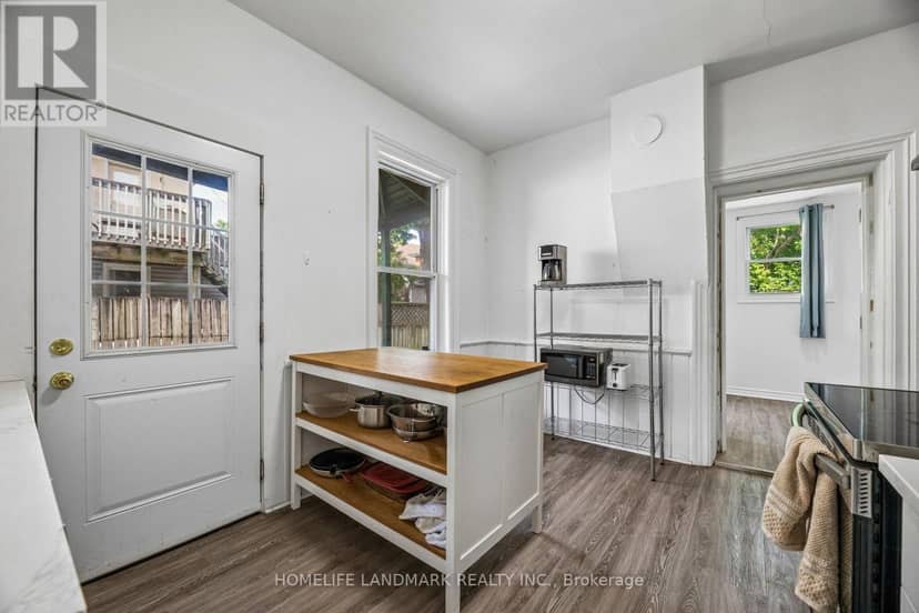 737 Water Street — photo 8 of 26