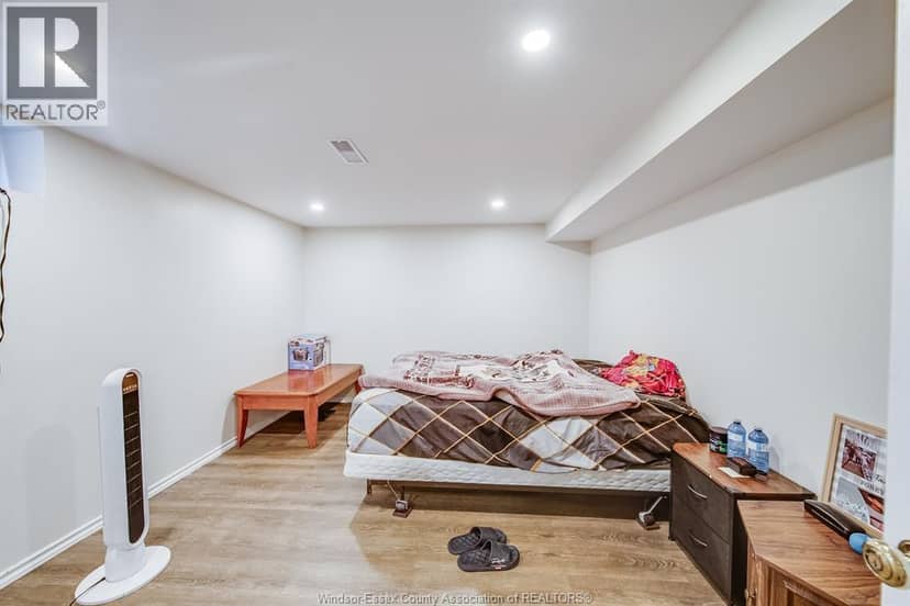 5210 Queen Elizabeth Drive — photo 34 of 39