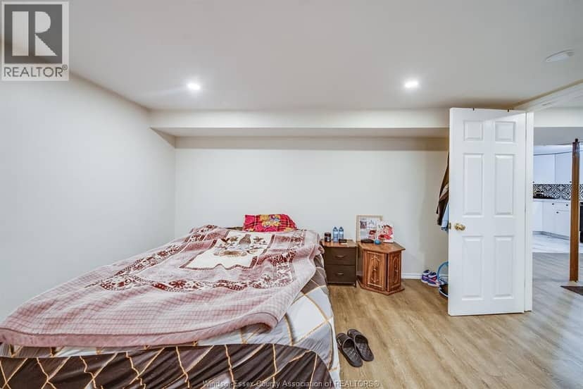 5210 Queen Elizabeth Drive — photo 35 of 39
