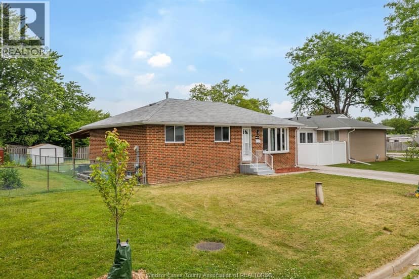 5210 Queen Elizabeth Drive — photo 37 of 39