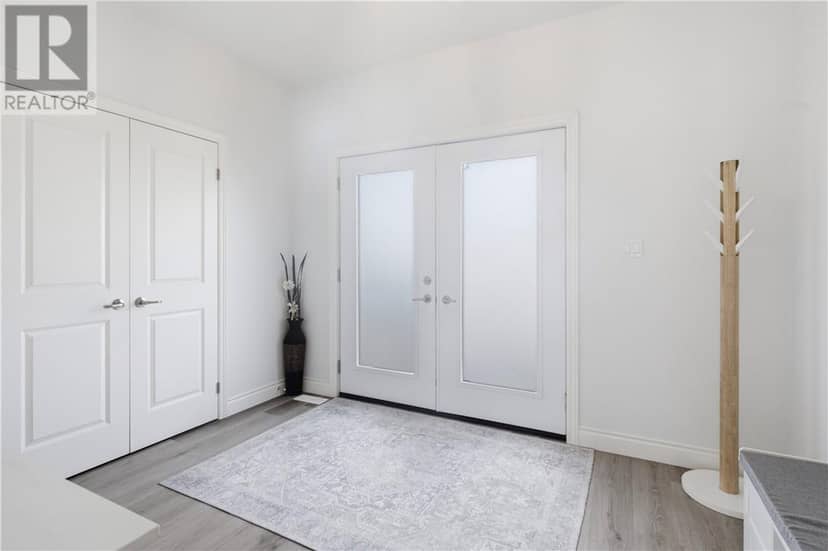 90 Landreville Drive — photo 3 of 27