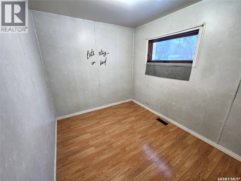 508 1st AVENUE E — photo 10 of 21