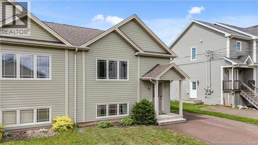 57 Clarendon Drive — photo 3 of 40