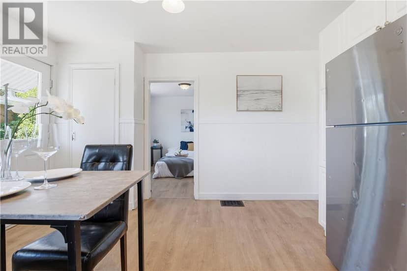 913 Miller Street — photo 10 of 40