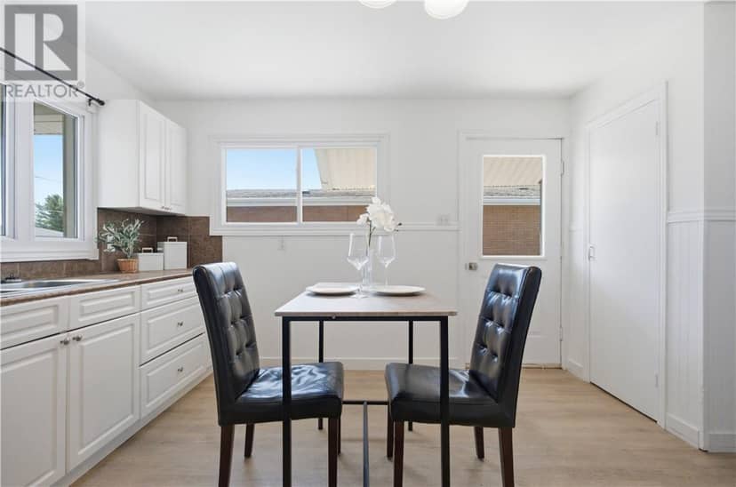 913 Miller Street — photo 11 of 40