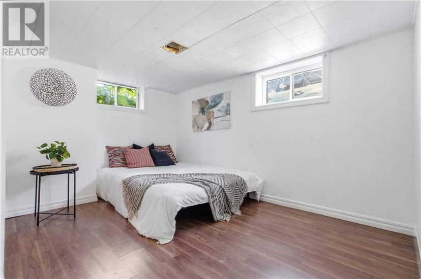 913 Miller Street — photo 13 of 40