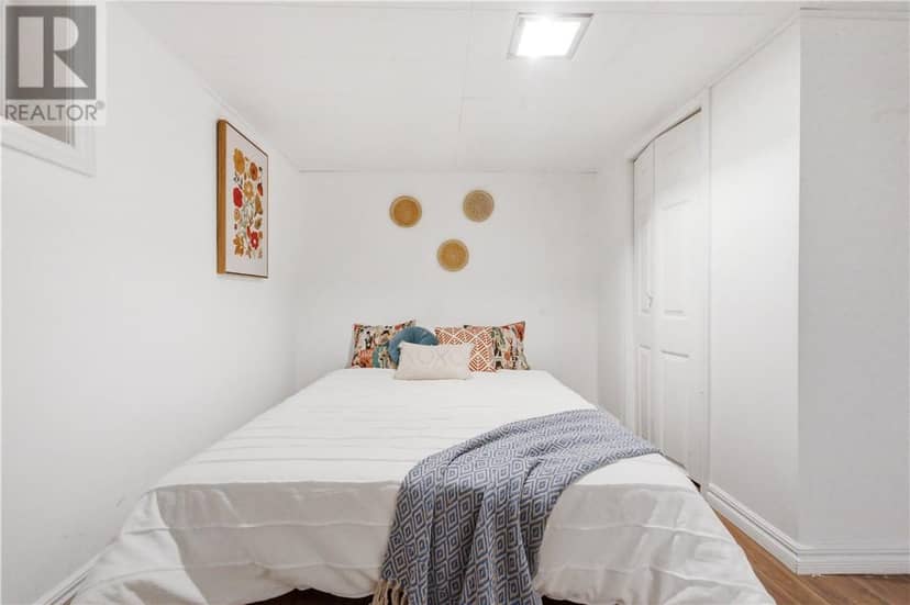 913 Miller Street — photo 17 of 40